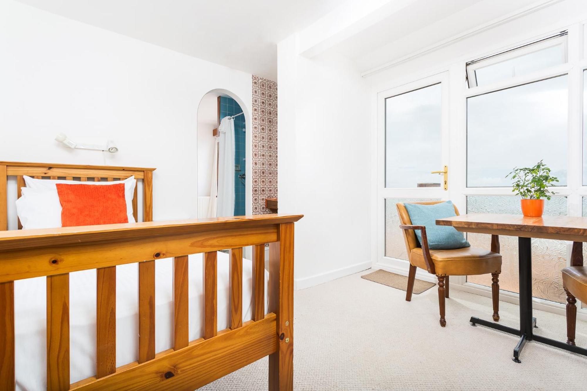 Bed & Breakfast House 3*